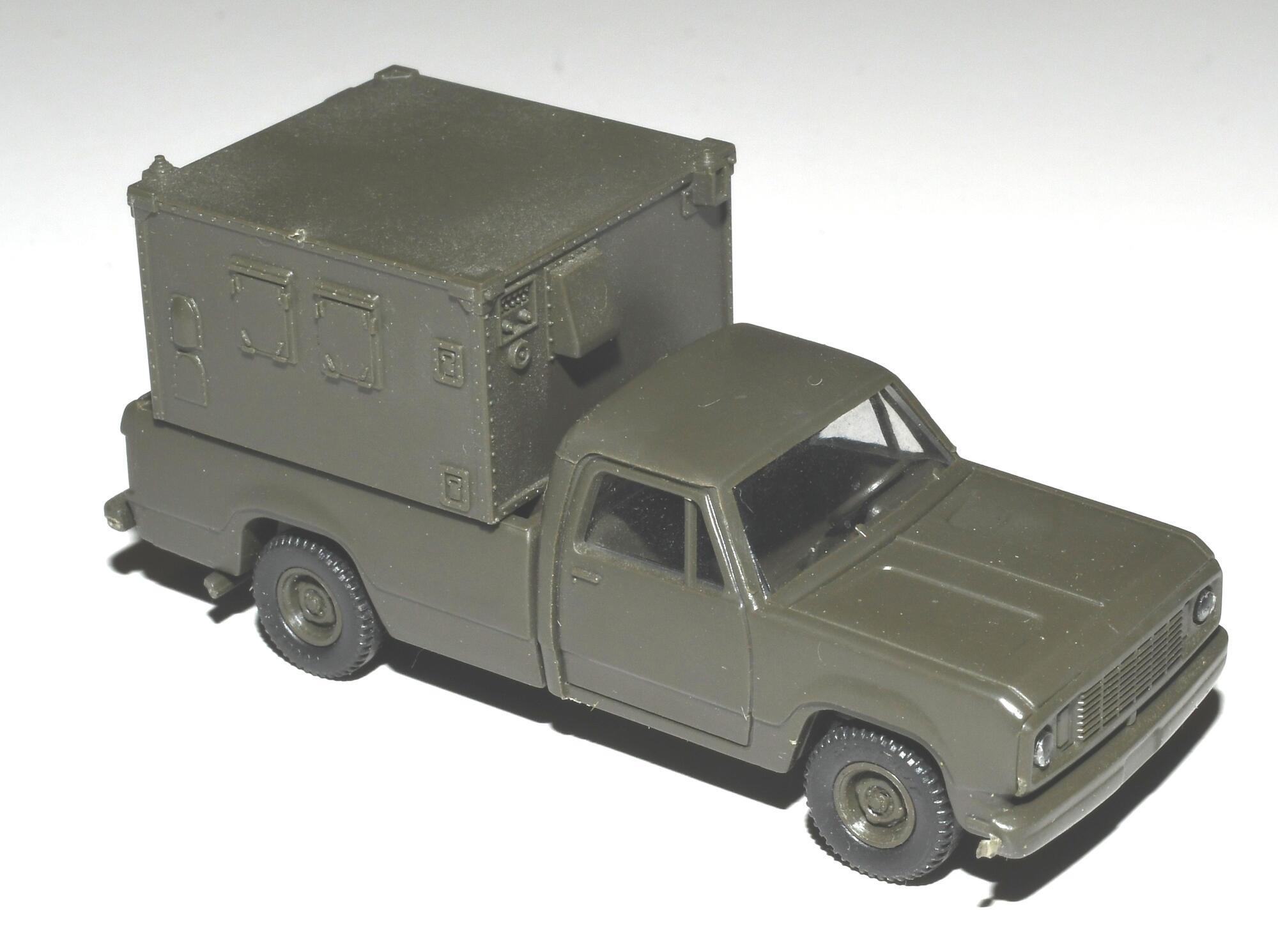 Miniature Roco HO 1:87 Dodge M880 Avec Signalisation Cabine - Modélisme Militaire